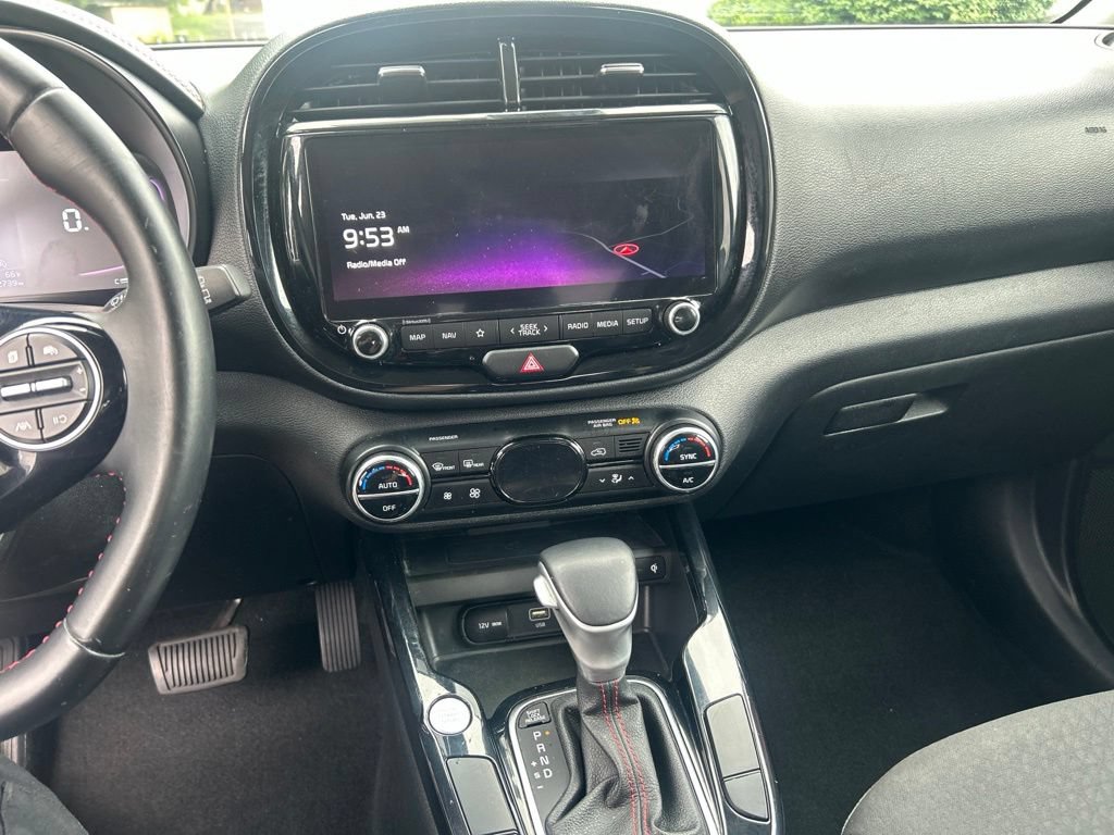 Used 2023 Kia Soul GT-Line FWD image 17