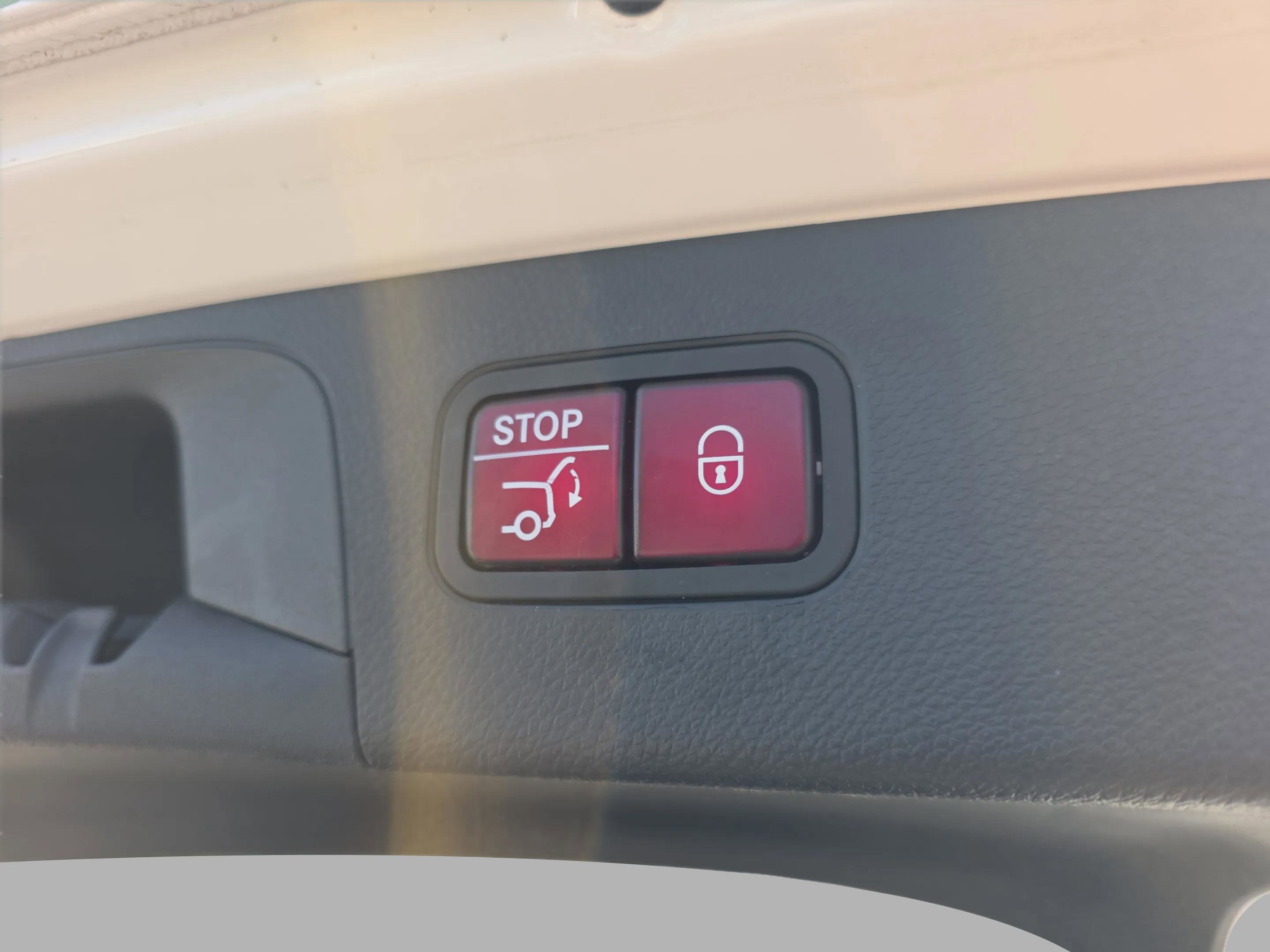 Certified 2022 Mercedes-Benz GLC 300 image 6