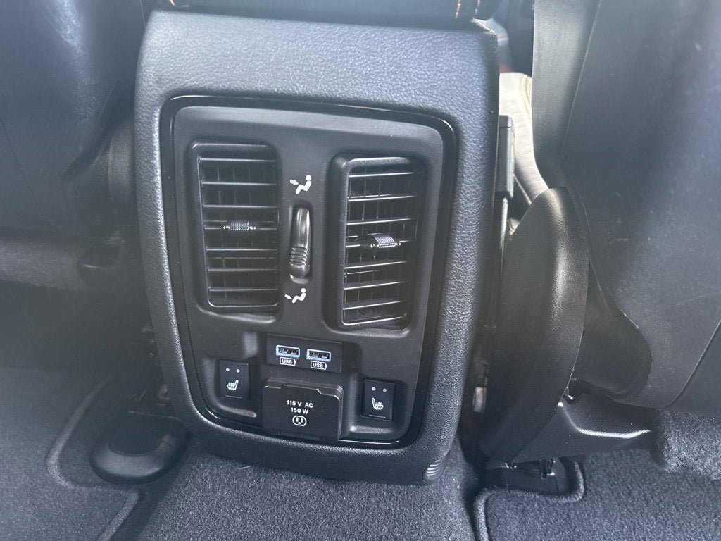 Used 2023 Dodge Durango R/T w/ Hemi Orange Plus Package AWD/4WD image 17