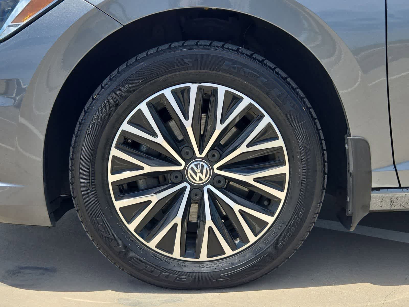 Used 2019 Volkswagen Jetta SEL FWD image 11
