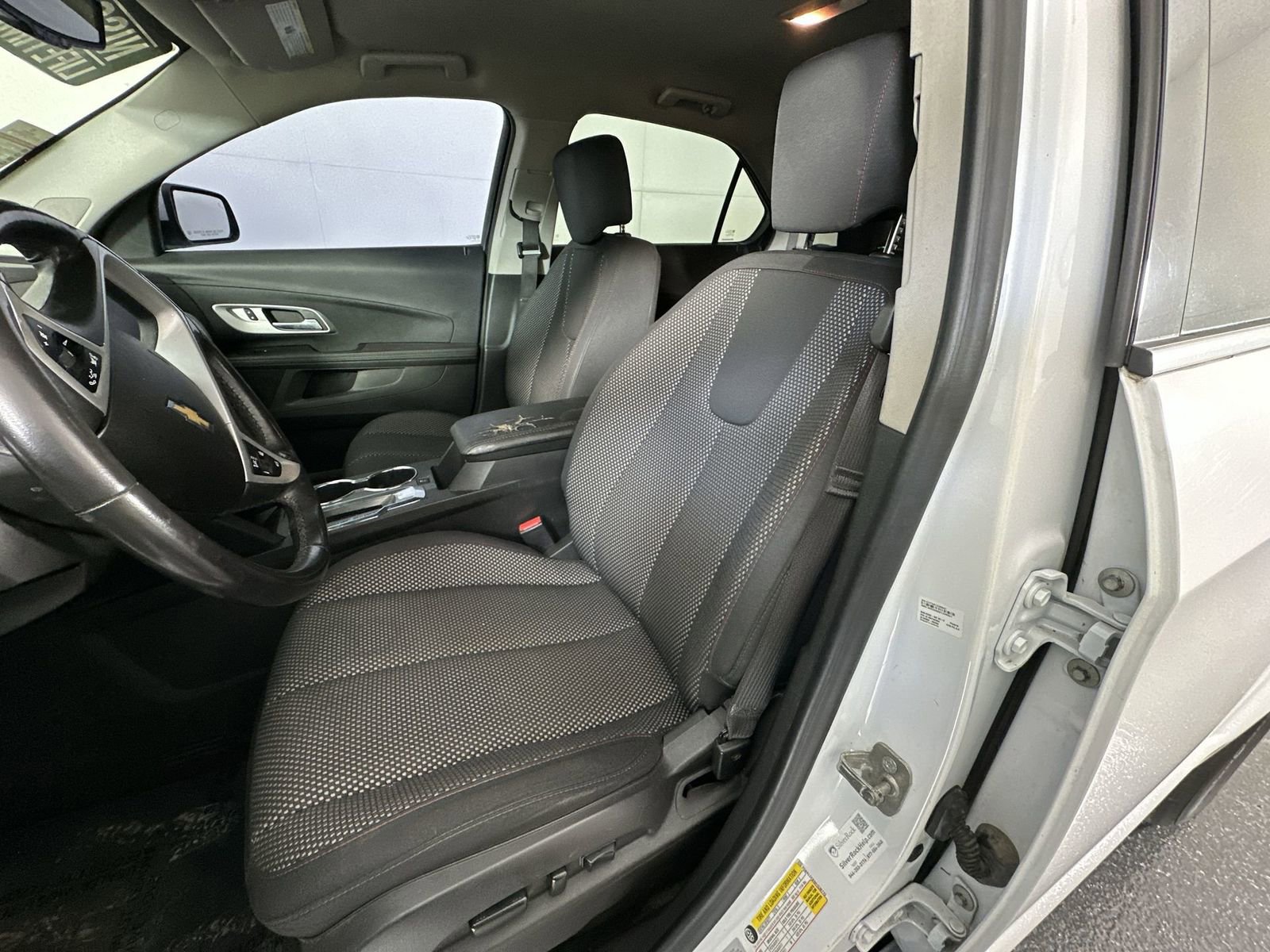 Used 2017 Chevrolet Equinox LT w/ Convenience Package FWD image 11