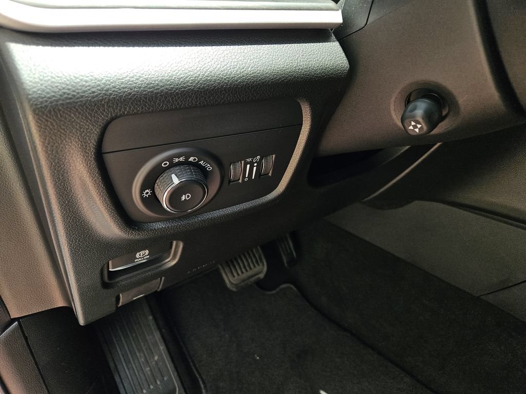 New 2026 Jeep Grand Cherokee L Limited AWD/4WD image 15