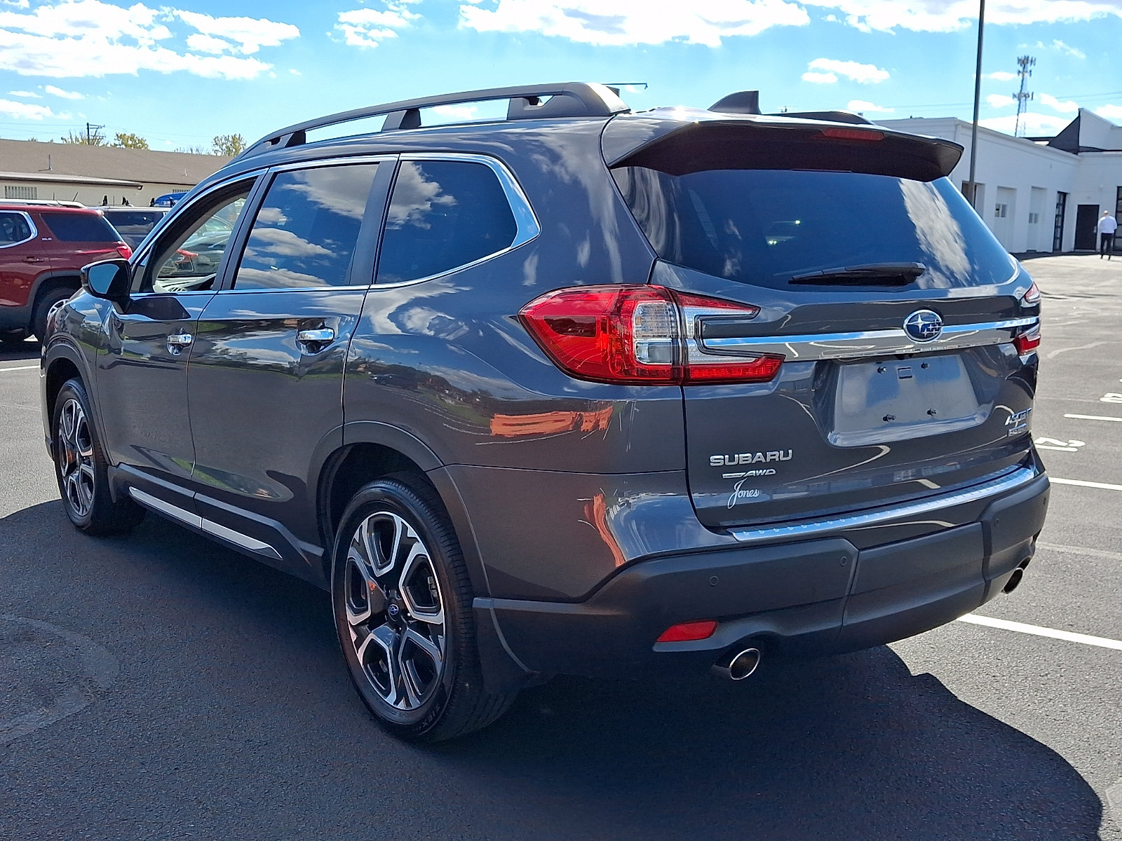 Used 2024 Subaru Ascent Touring AWD/4WD image 4