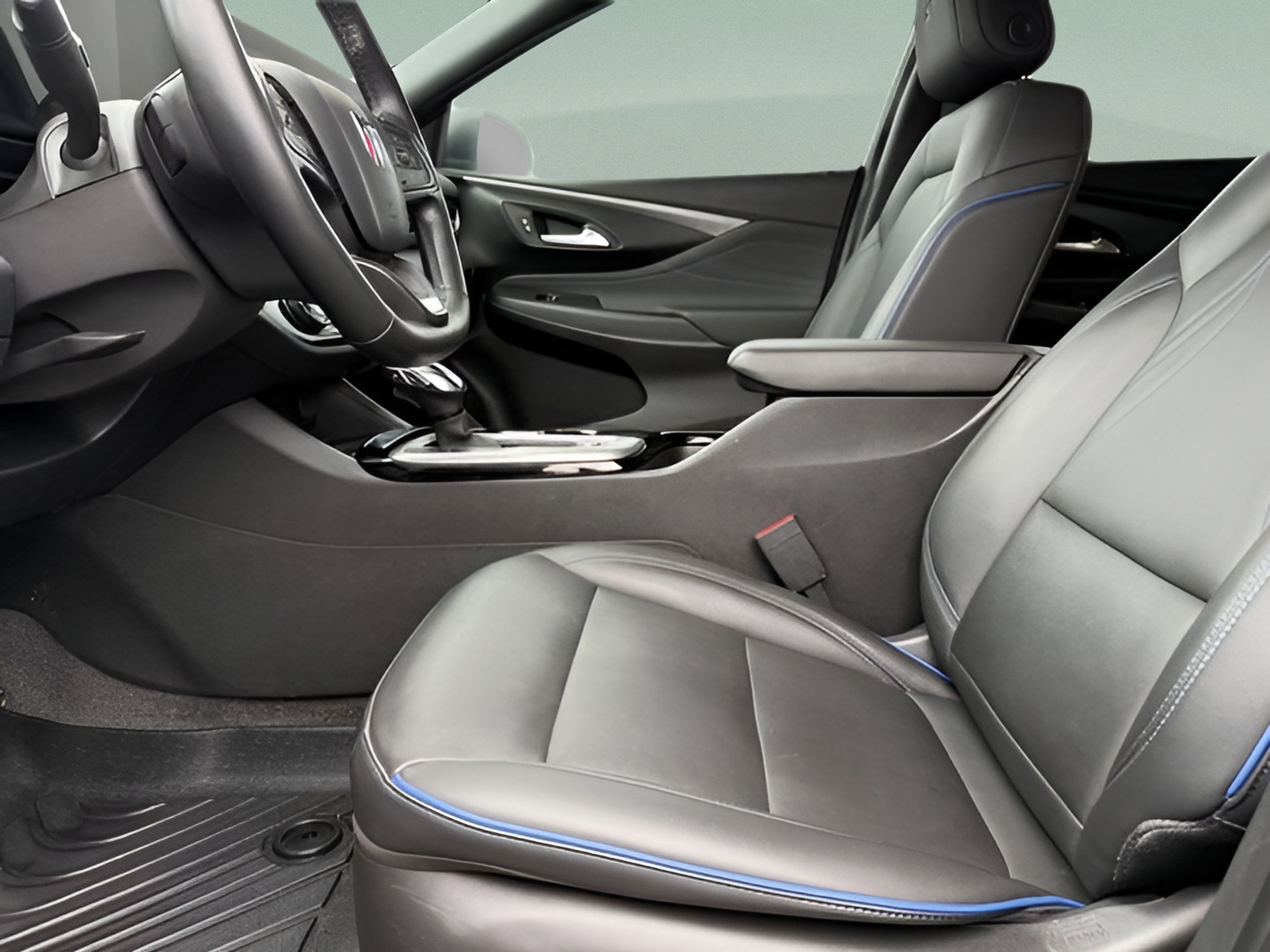 Used 2025 Buick Envista Sport Touring w/ Convenience I Package FWD image 17