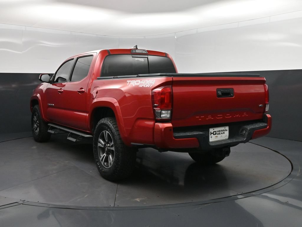 Used 2017 Toyota Tacoma TRD Sport w/ Premium & Technology Package AWD/4WD image 5