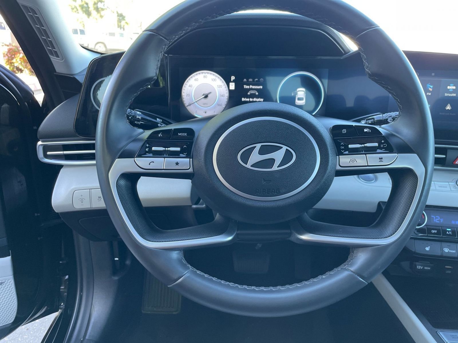 Used 2025 Hyundai Elantra Limited image 36