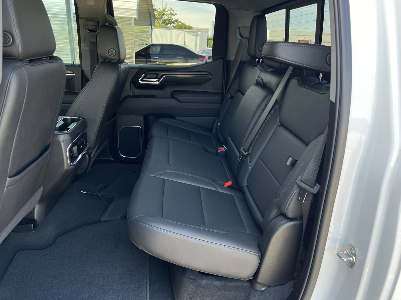 Used 2025 GMC Sierra 1500 SLT AWD/4WD image 28