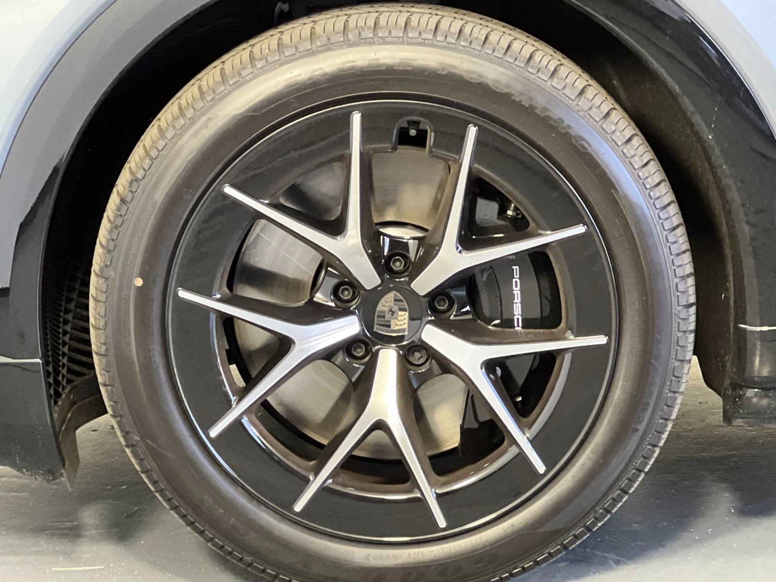 Certified 2026 Porsche Cayenne Turbo AWD/4WD image 34