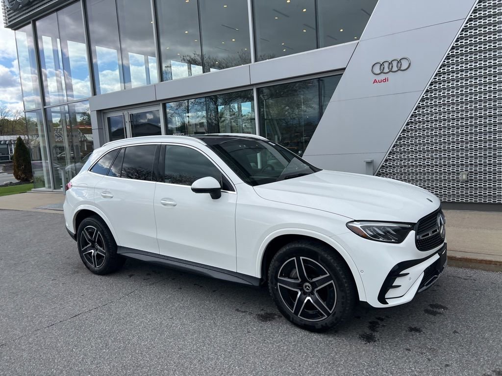 Used 2025 Mercedes-Benz GLC 300 4MATIC image 8