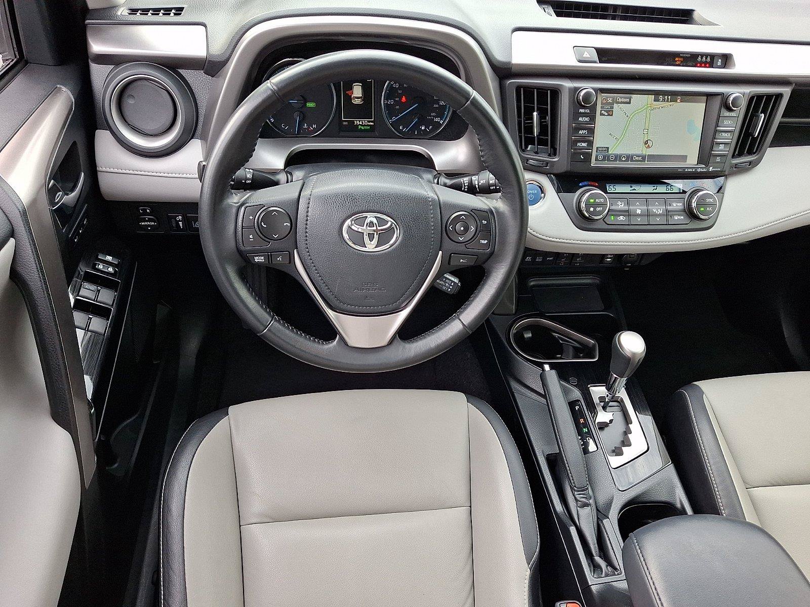 Used 2018 Toyota RAV4 Limited AWD/4WD image 11