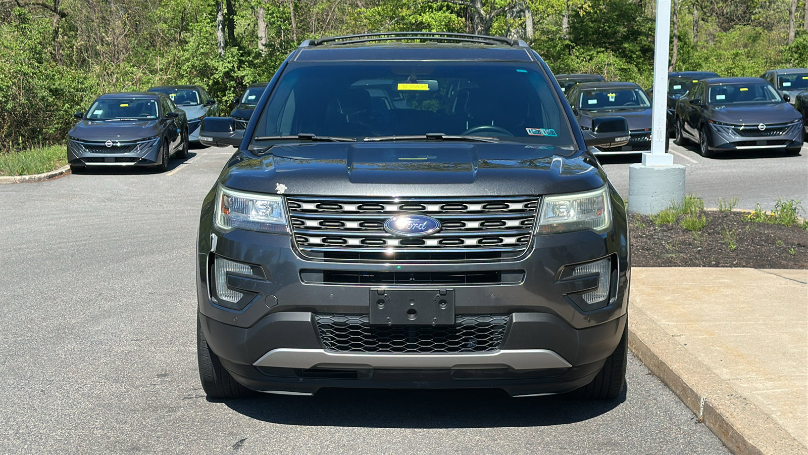 Used 2016 Ford Explorer XLT w/ Equipment Group 202A AWD/4WD image 3