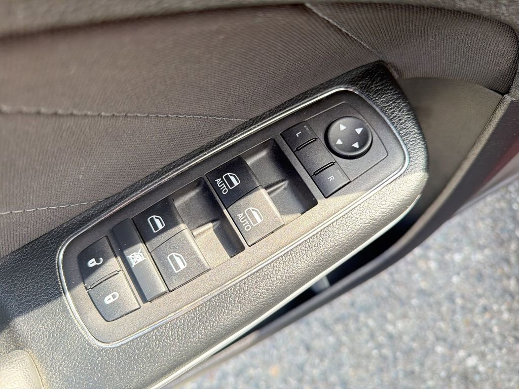 Used 2023 Dodge Charger SXT RWD image 15