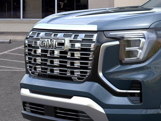 New 2026 GMC Terrain Denali w/ LPO, Black Badging Package AWD/4WD image 13