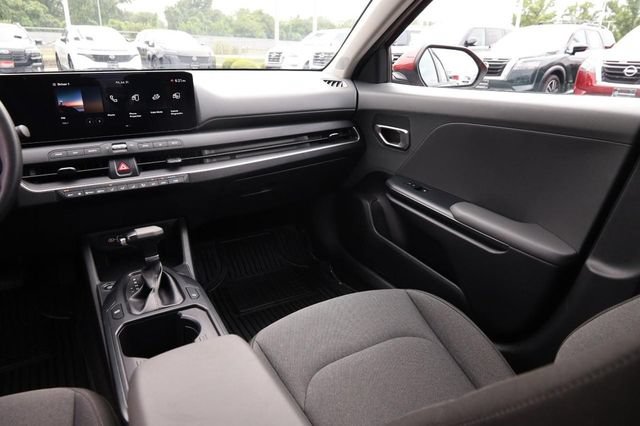 Used 2025 Kia K4 FWD image 25