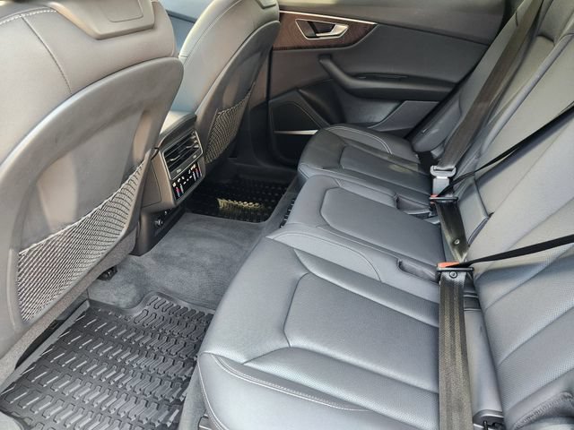 Used 2022 Audi Q8 Premium Plus w/ Premium Plus Package AWD/4WD image 31
