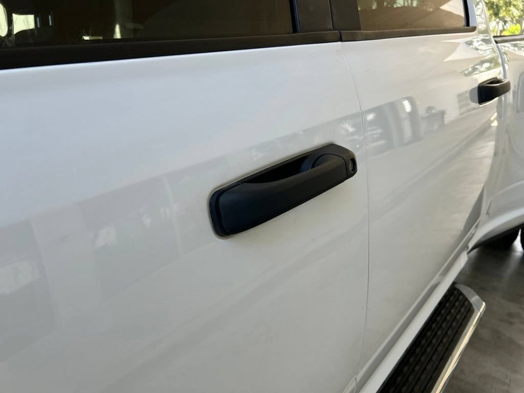Used 2024 RAM 3500 Big Horn AWD/4WD image 17