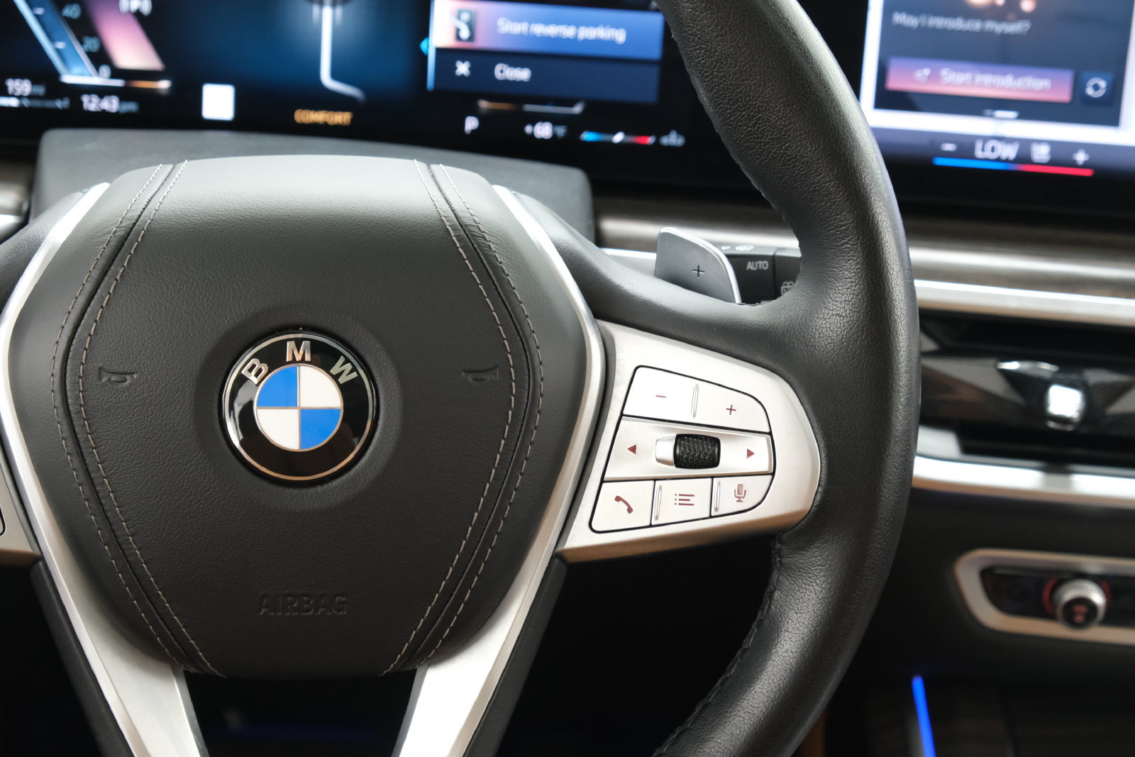 Used 2024 BMW X7 xDrive40i w/ Premium Package AWD/4WD image 14