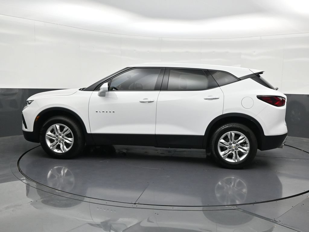 Used 2022 Chevrolet Blazer LT FWD image 2