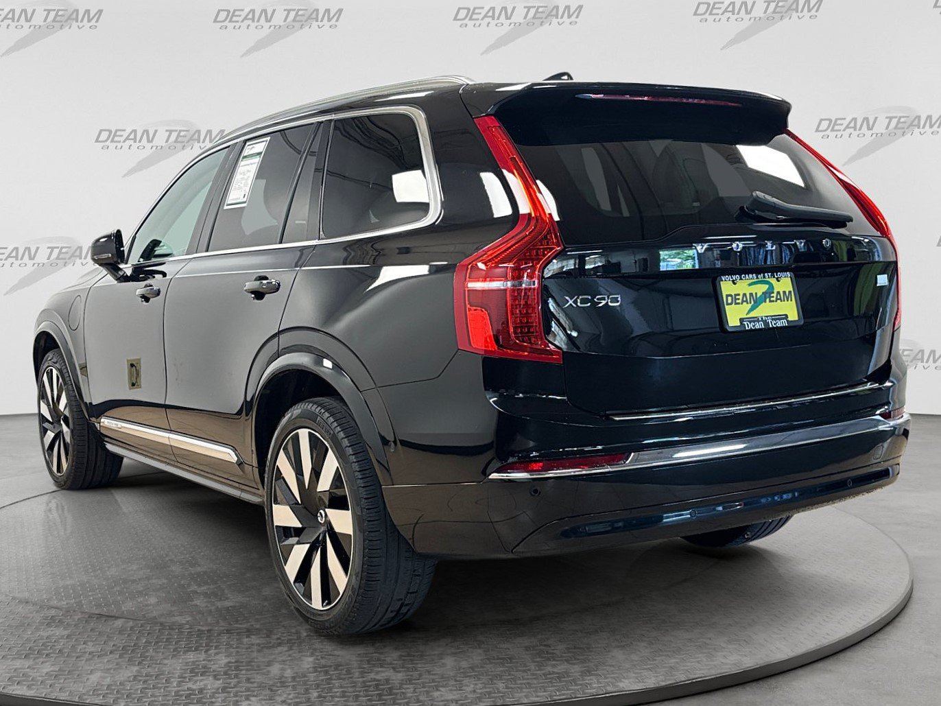 Used 2024 Volvo XC90 T8 Plus w/ Protection Package Premier AWD/4WD image 6