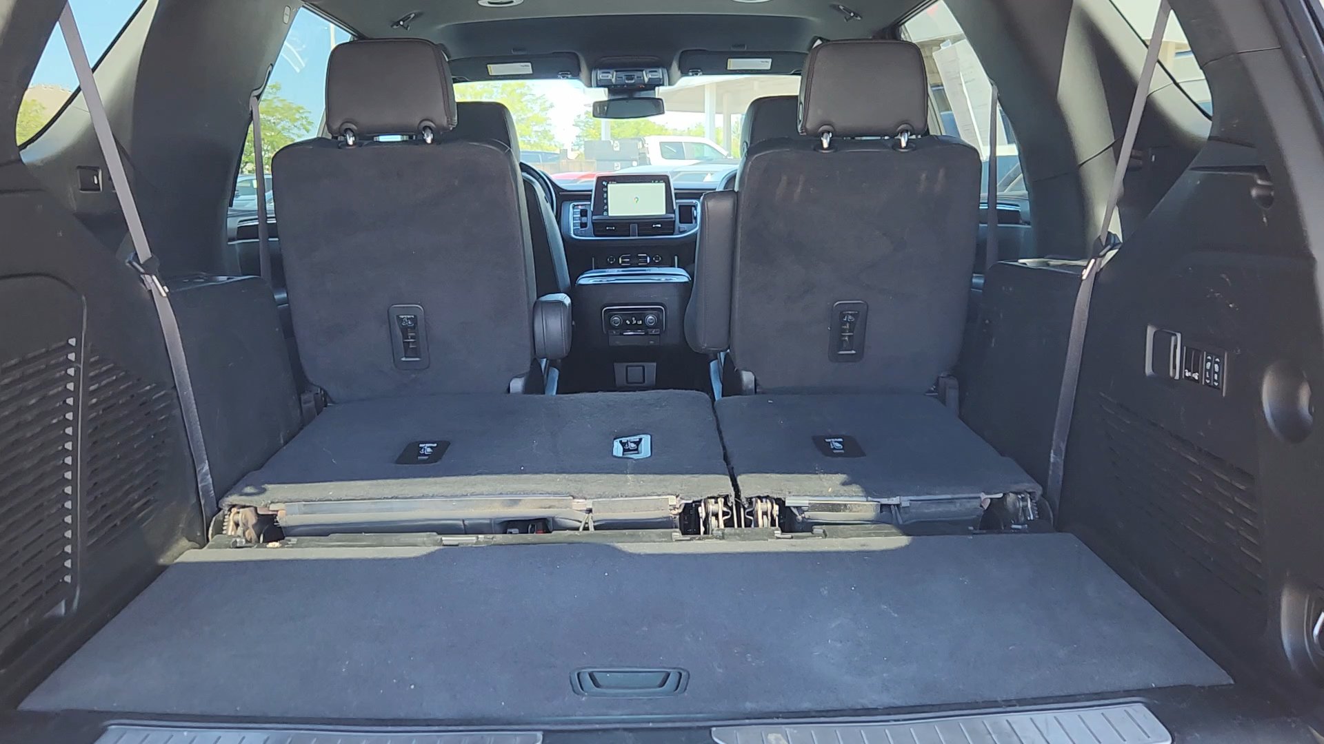 Used 2024 Chevrolet Tahoe RST w/ Luxury Package AWD/4WD image 39