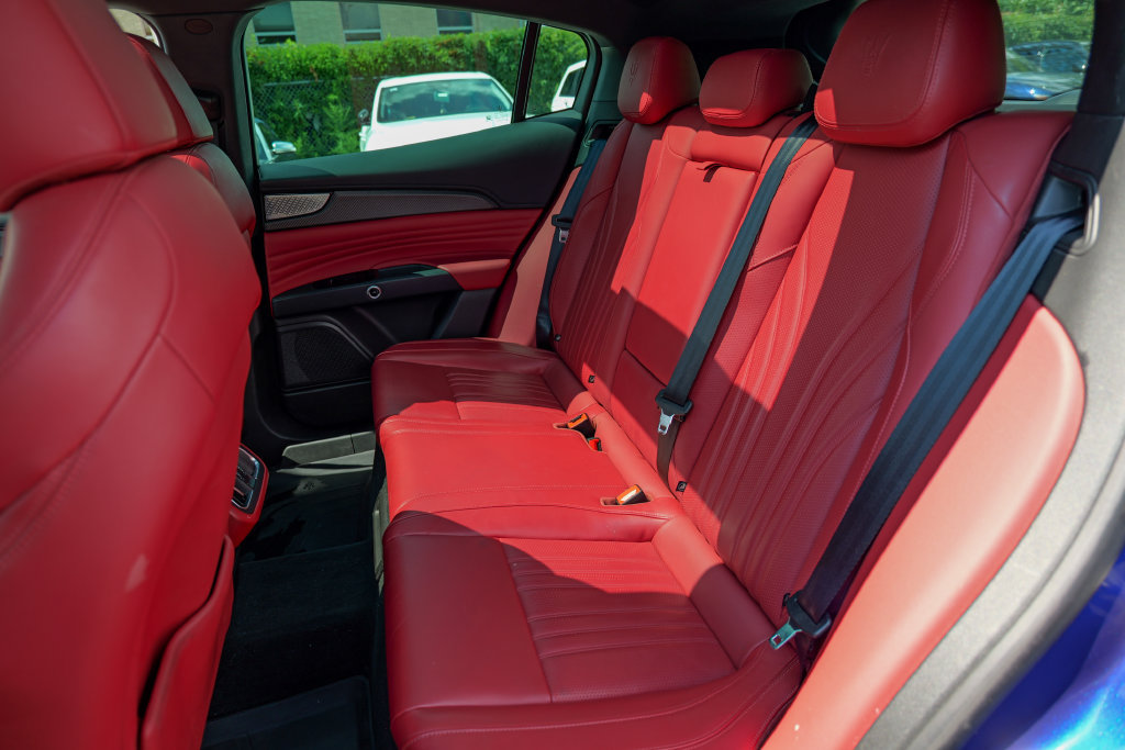 Used 2023 Maserati Grecale Modena AWD/4WD image 28