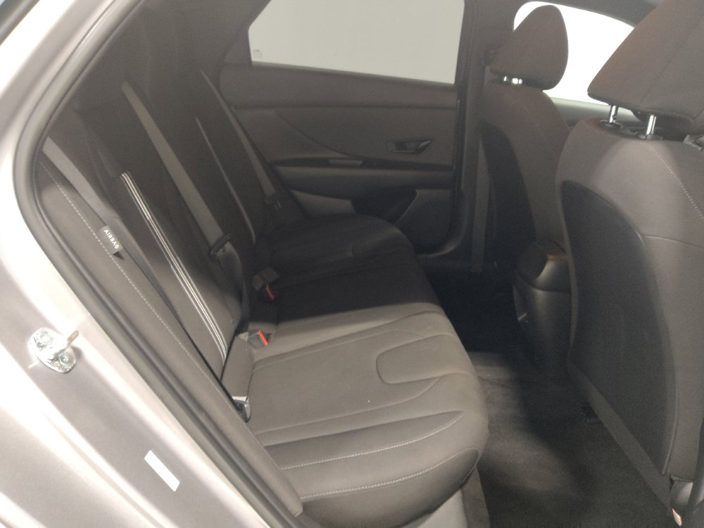 Used 2025 Hyundai Elantra Sport FWD image 19