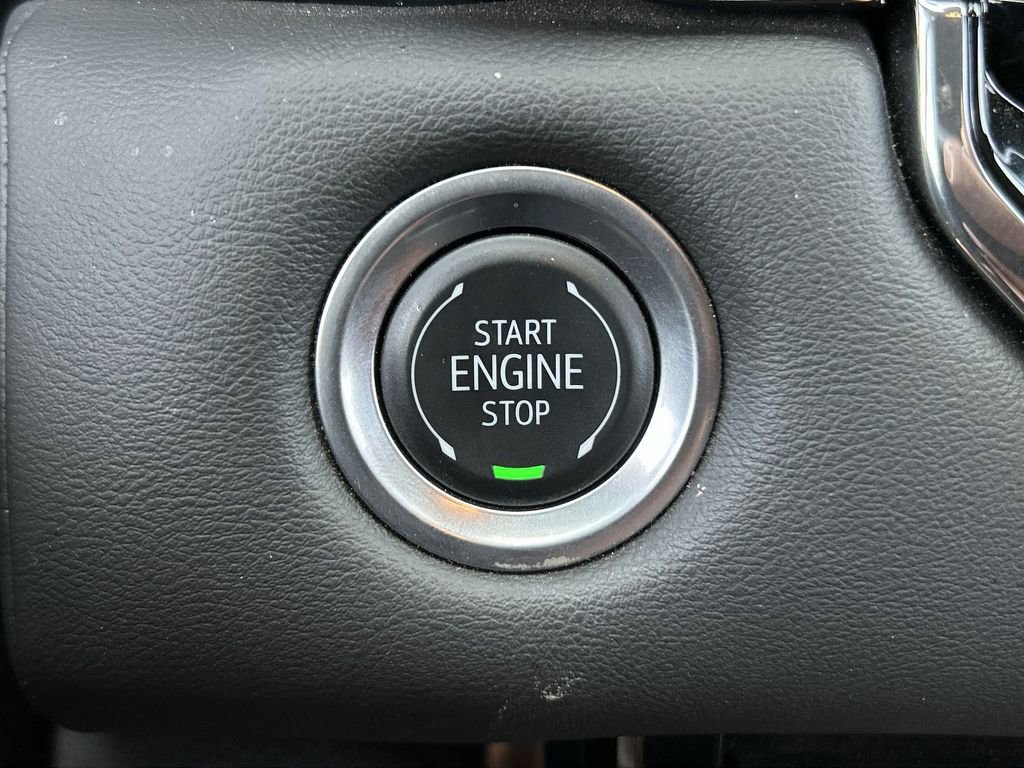 Used 2025 GMC Canyon Elevation image 17