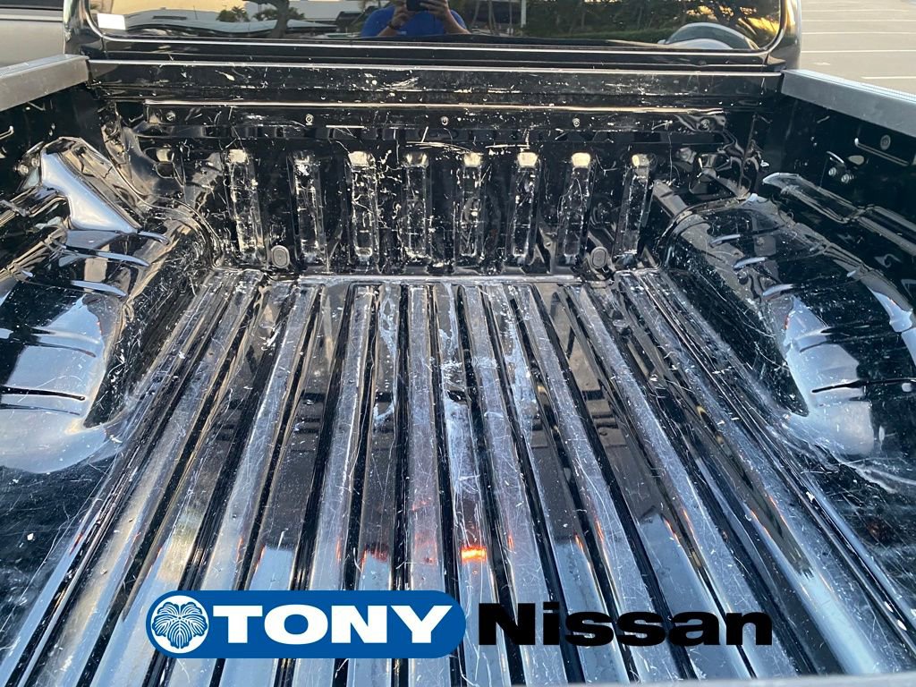 Used 2023 Nissan Frontier SV w/ Midnight Edition Package image 11