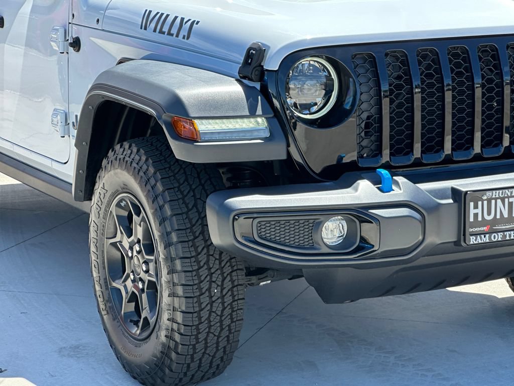 Certified 2023 Jeep Wrangler Unlimited w/ Sun & Screen Package AWD/4WD image 11