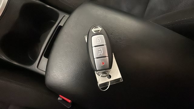 Used 2015 Nissan Rogue SV AWD/4WD image 21
