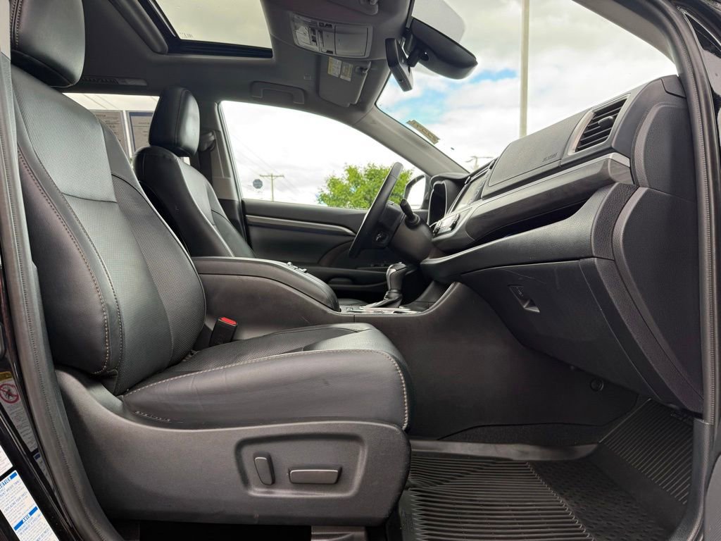Used 2019 Toyota Highlander Limited AWD/4WD image 20
