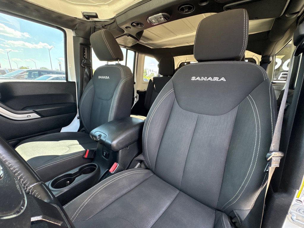 Used 2018 Jeep Wrangler Unlimited Sahara AWD/4WD image 25