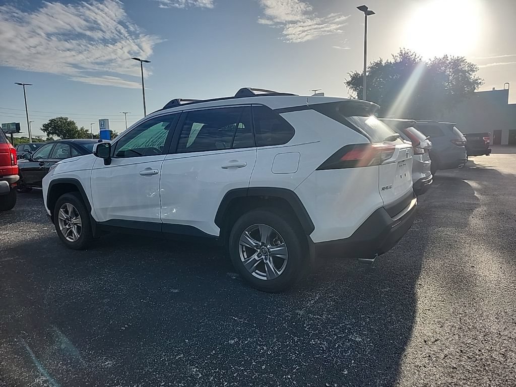 Used 2024 Toyota RAV4 XLE FWD image 5