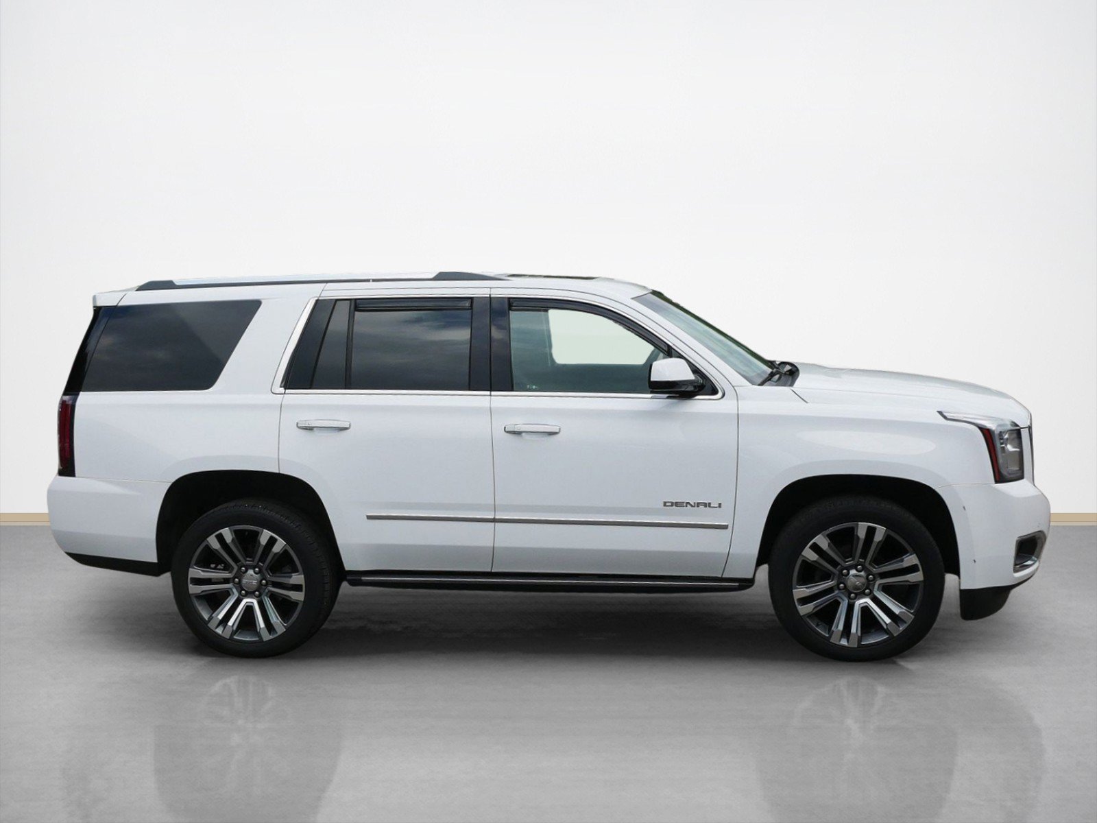 Used 2018 GMC Yukon Denali w/ Denali Ultimate Package AWD/4WD image 6