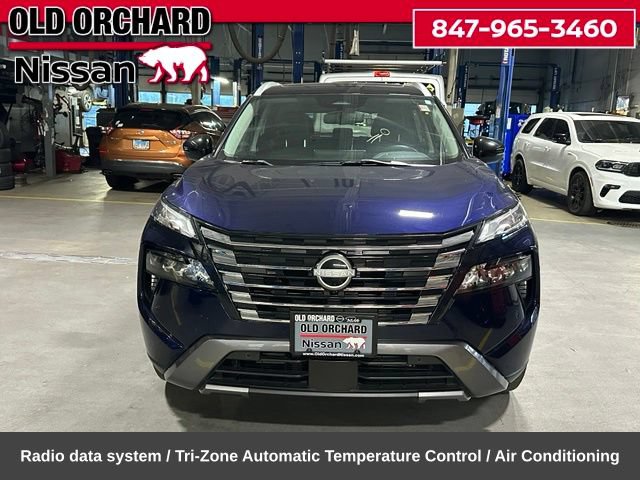 Used 2024 Nissan Rogue SL w/ SL Premium Package AWD/4WD image 2