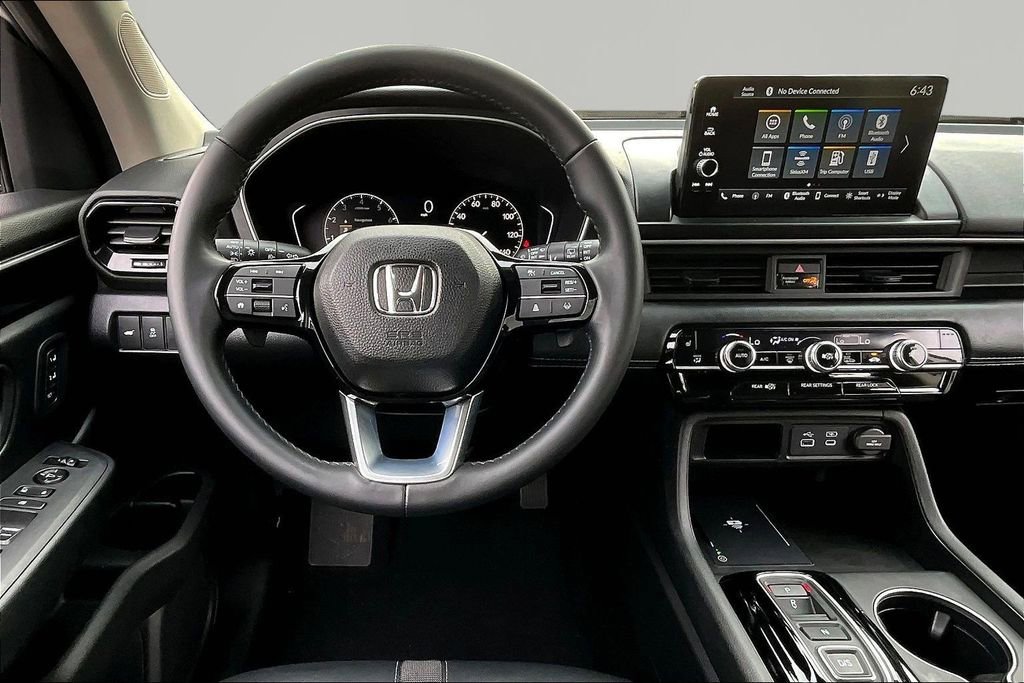 Used 2025 Honda Pilot EX-L image 9