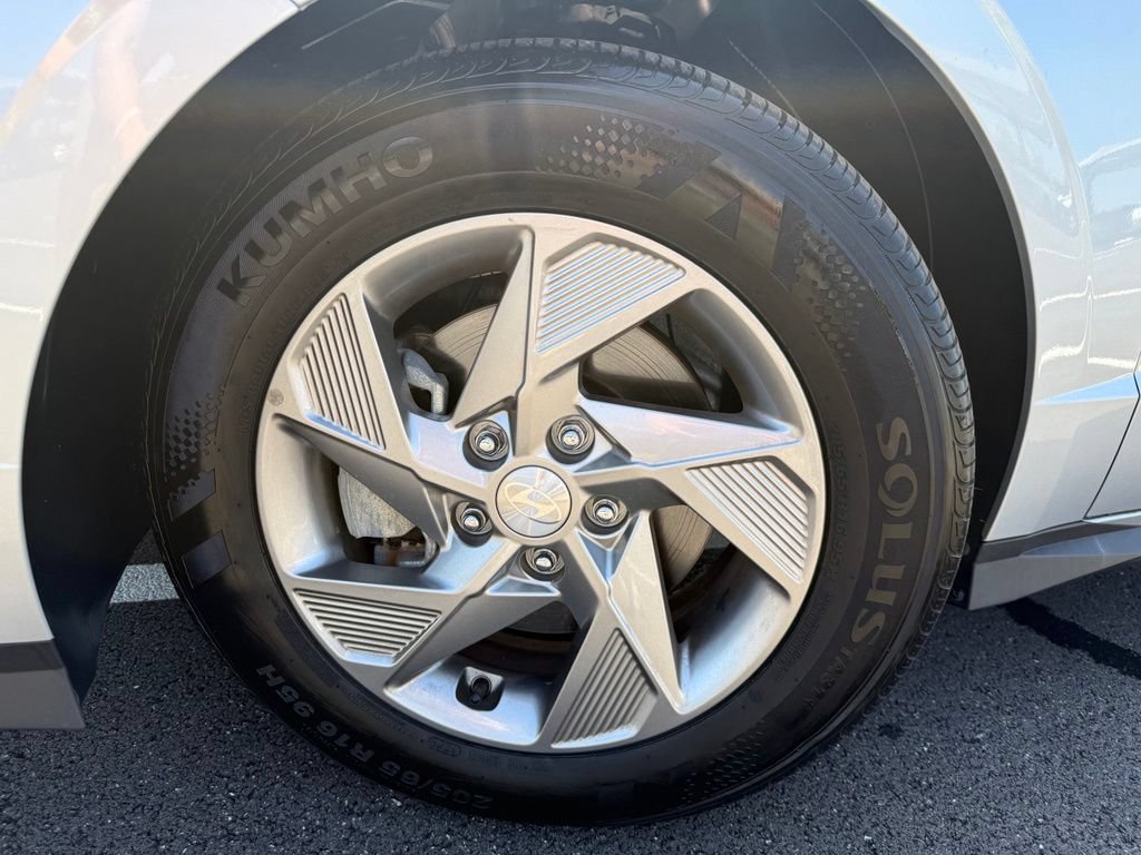 Certified 2025 Hyundai Sonata SE FWD image 9