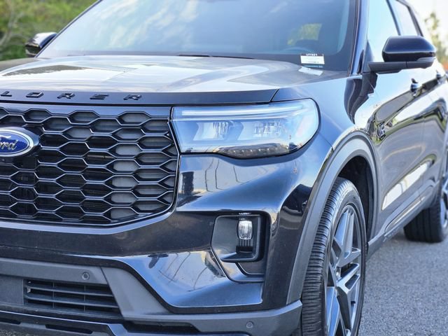Used 2025 Ford Explorer ST-Line w/ ST-Line Street Pack AWD/4WD image 9