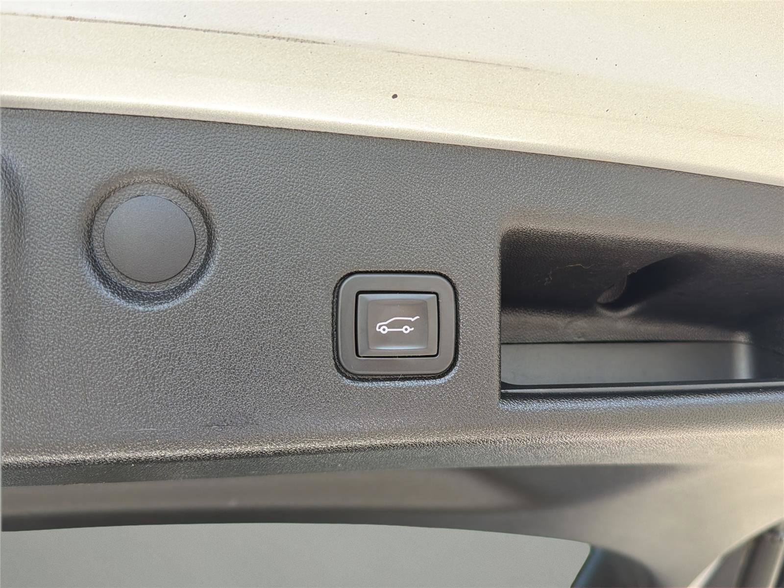 Used 2018 Chevrolet Equinox Premier AWD/4WD image 25