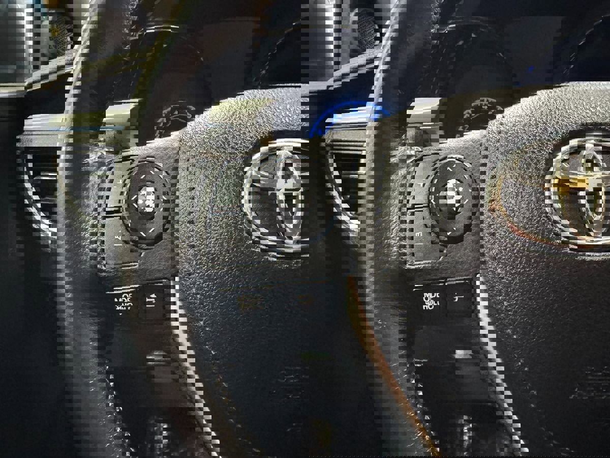 Used 2014 Toyota Corolla S image 36