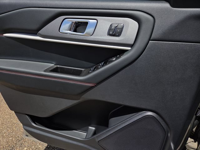 New 2026 Ford Explorer ST-Line w/ ST-Line Street Pack RWD image 12