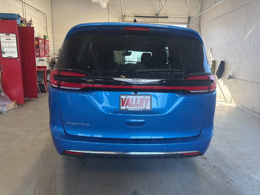 New 2026 Chrysler Pacifica Select image 12