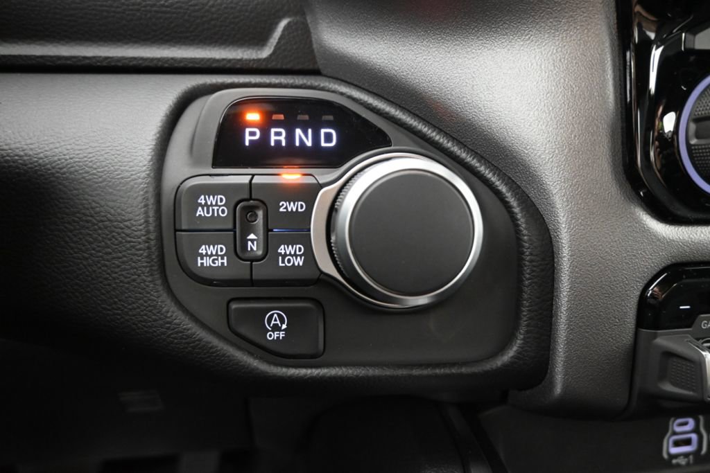Used 2025 RAM 1500 Big Horn AWD/4WD image 31