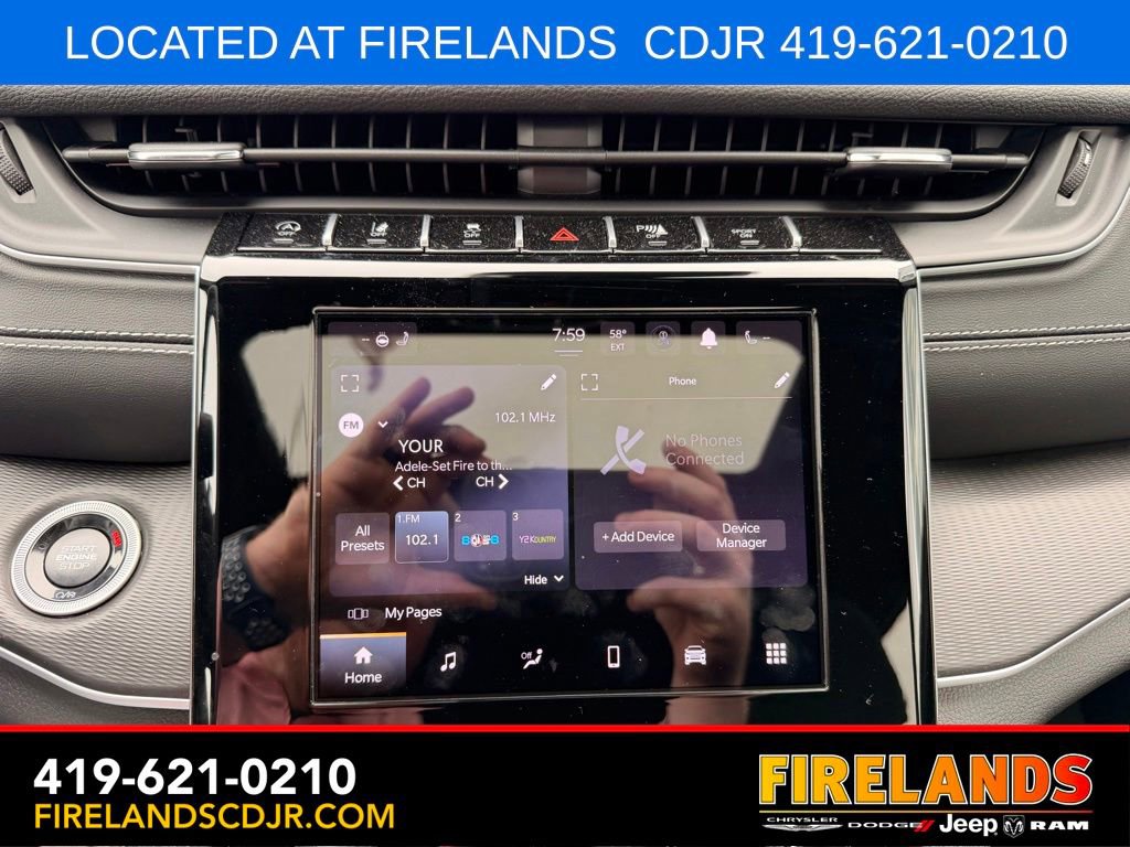 Used 2024 Jeep Grand Cherokee Laredo X w/ Luxury Tech Group I AWD/4WD image 18