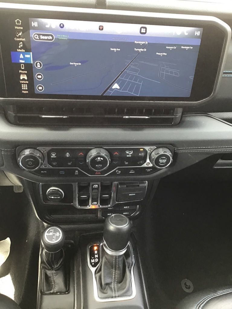 Used 2024 Jeep Wrangler High Altitude AWD/4WD image 10