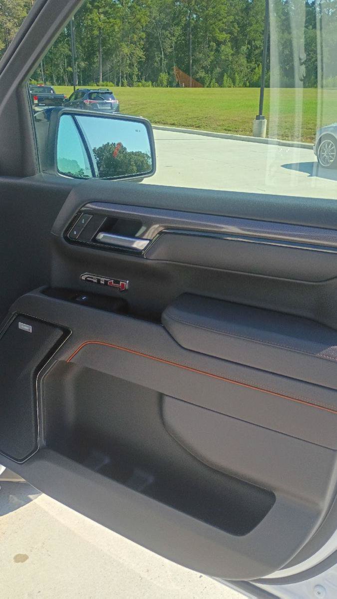 Used 2026 GMC Sierra 1500 AT4 w/ Technology Package AWD/4WD image 18