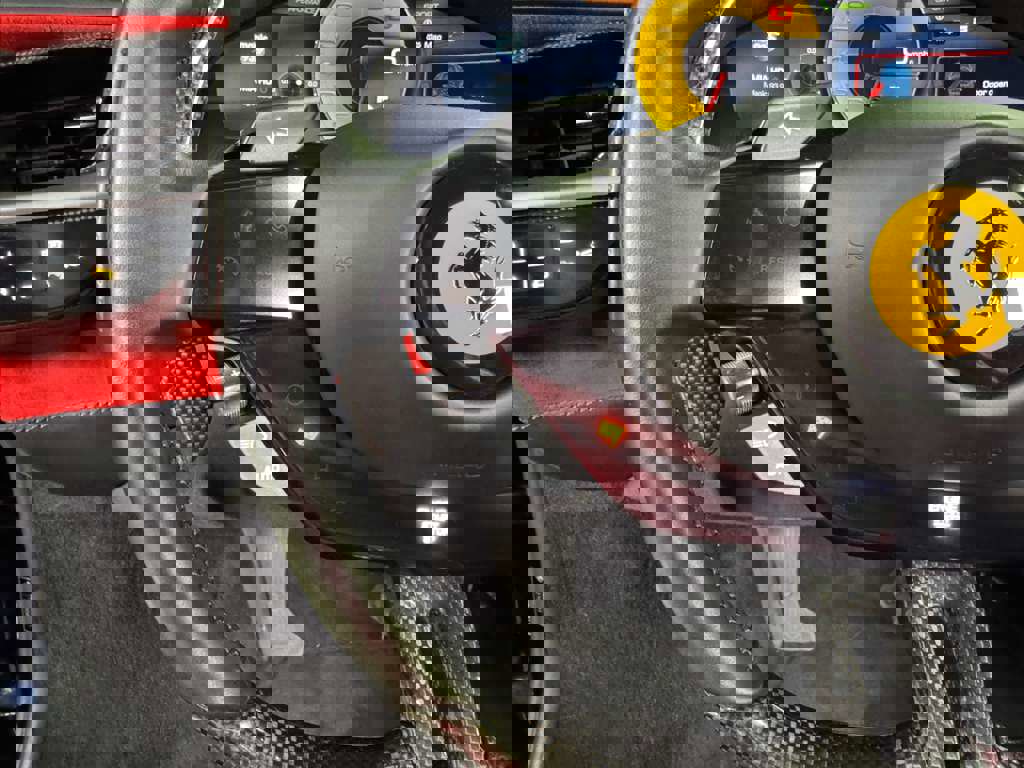 Used 2023 Ferrari SF90 Spider image 24