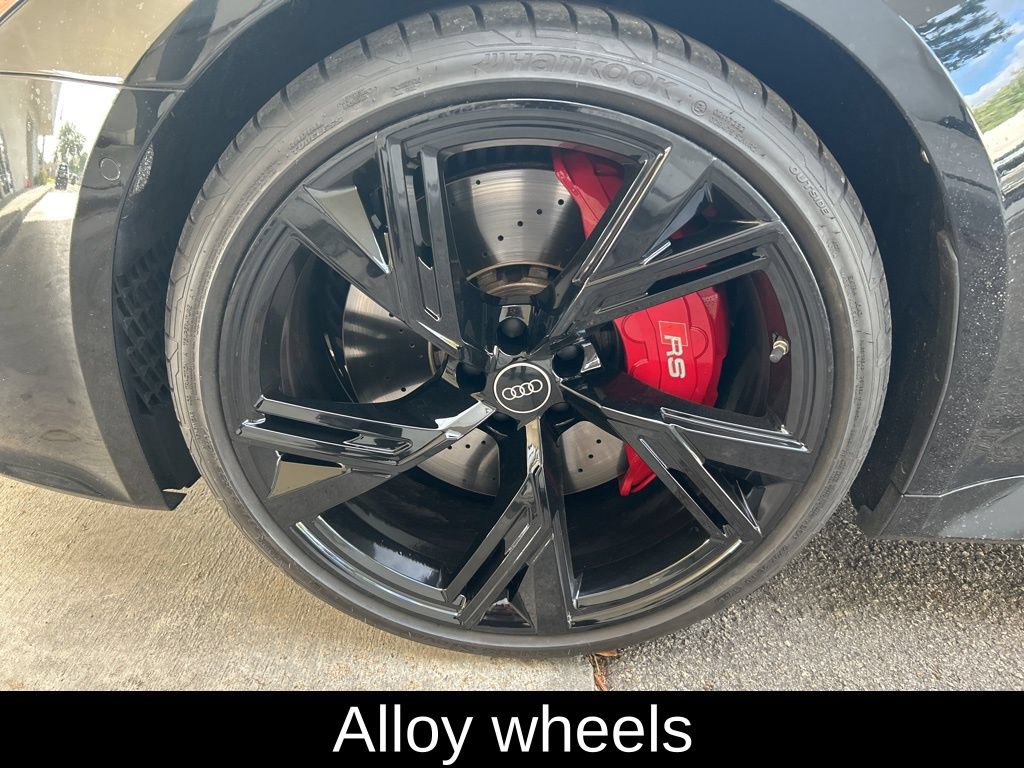 Used 2022 Audi RS 6 w/ Carbon Optic Package AWD/4WD image 18