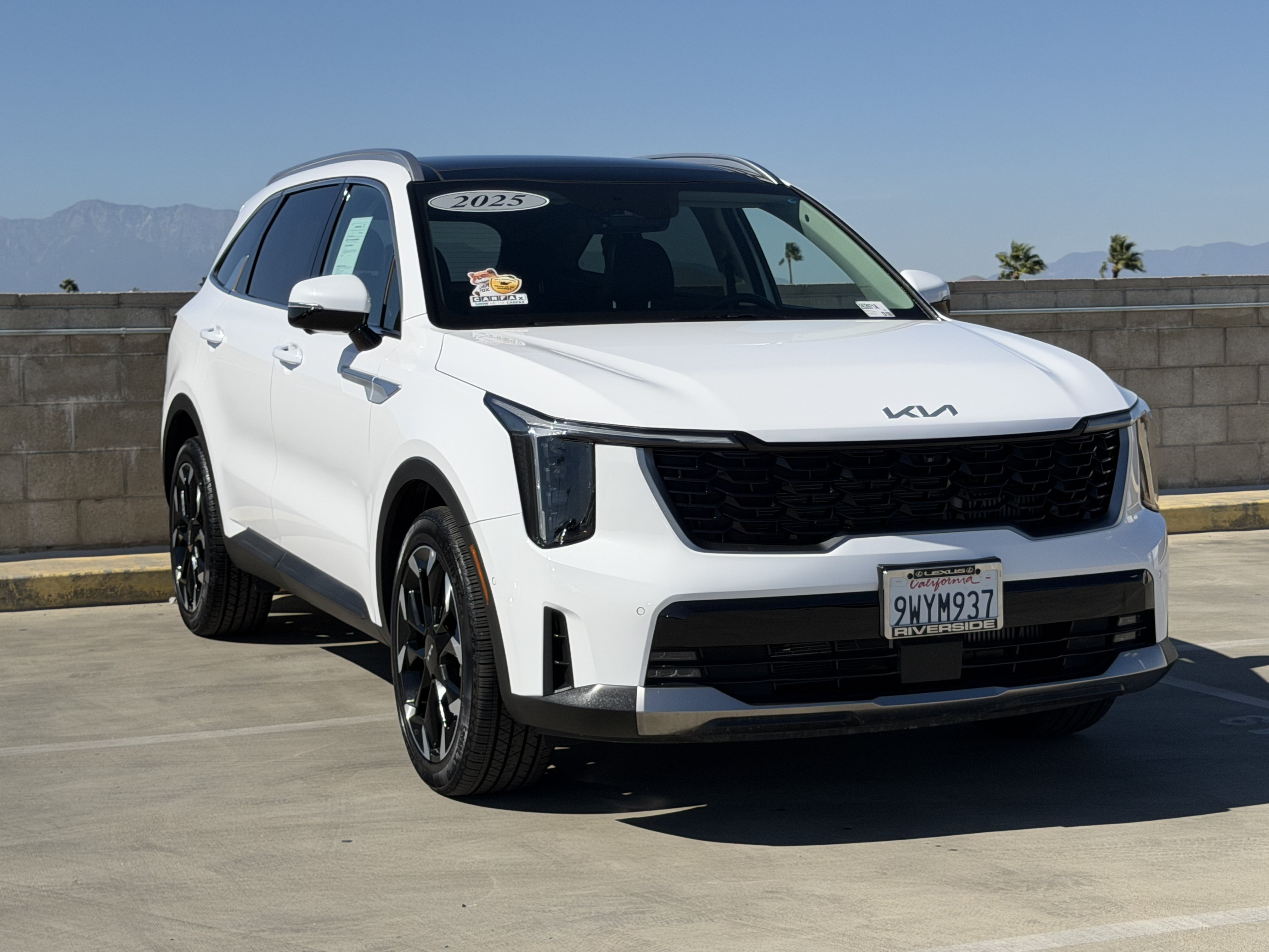 Used 2025 Kia Sorento SX FWD image 2