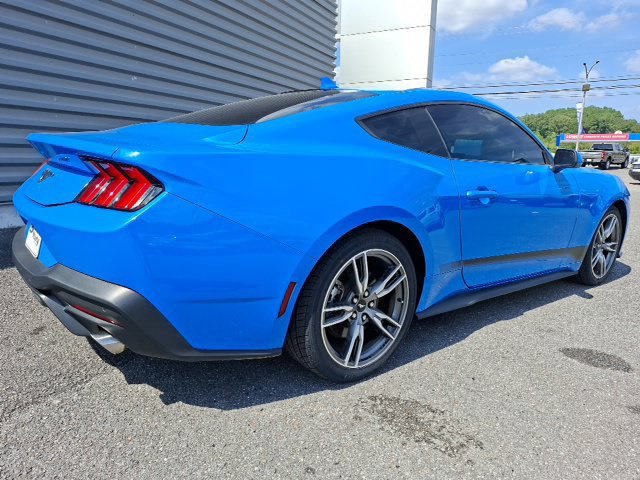 Used 2024 Ford Mustang Coupe RWD image 3